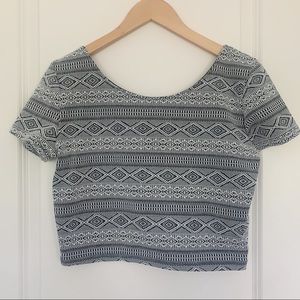 Patterned Short Sleeve Crop Top